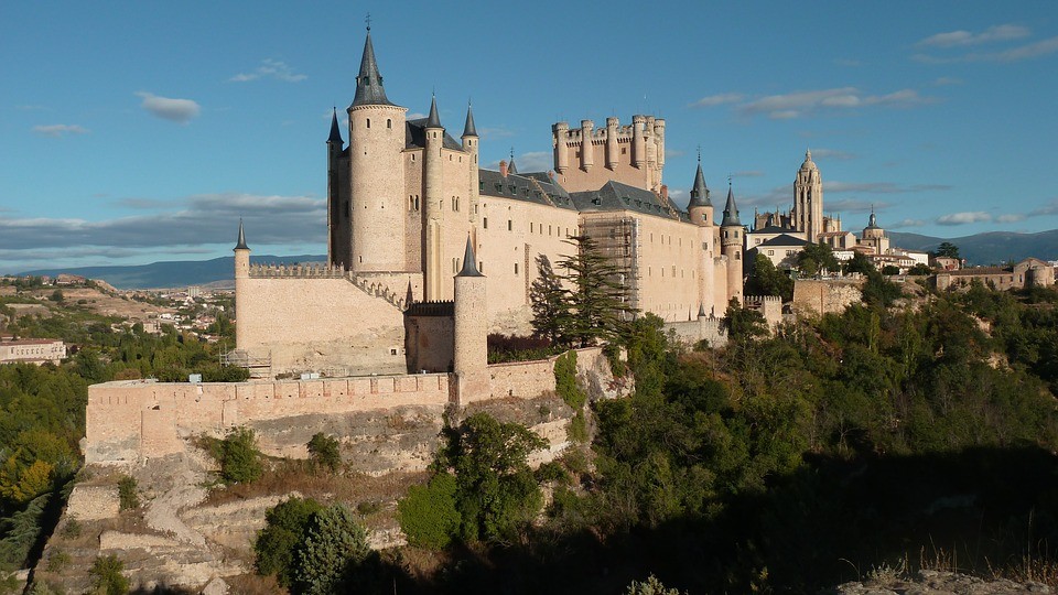 Estilo gótico y convertido en castillo centroeuropeo