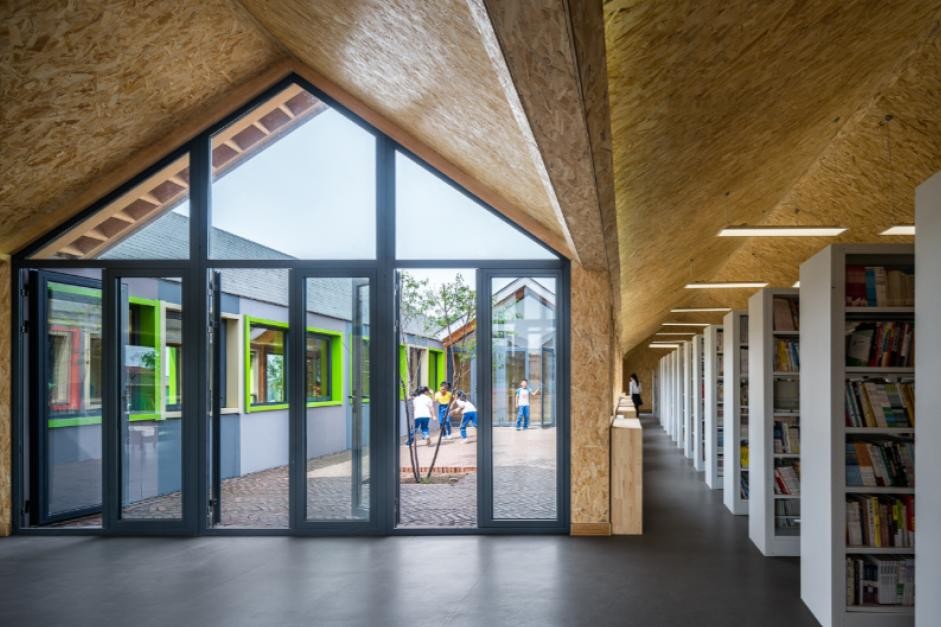 Los libros, donados por organizaciones y entidades solidarias