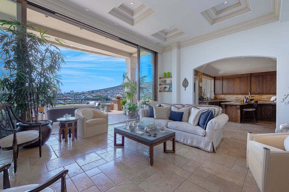 Con un amplio ventanal