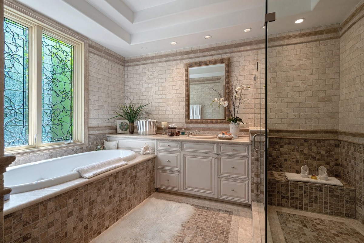 Con bañera independiente y ducha