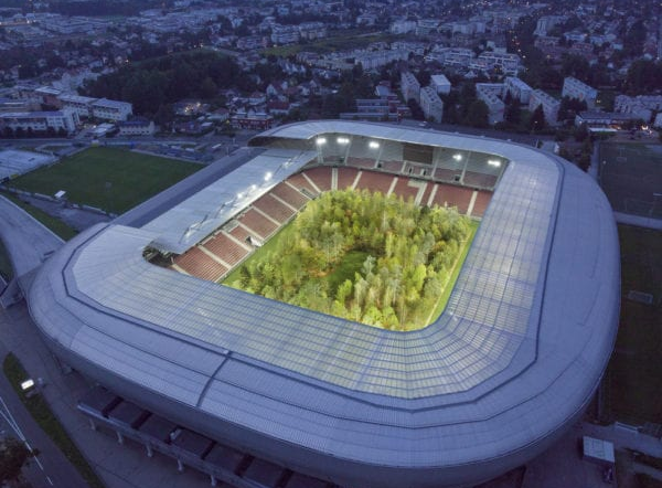 Juega en la primera división de la liga austríaca