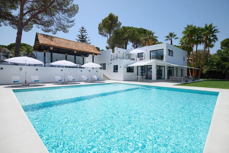 Villa completamente arredata in vendita a Marbella