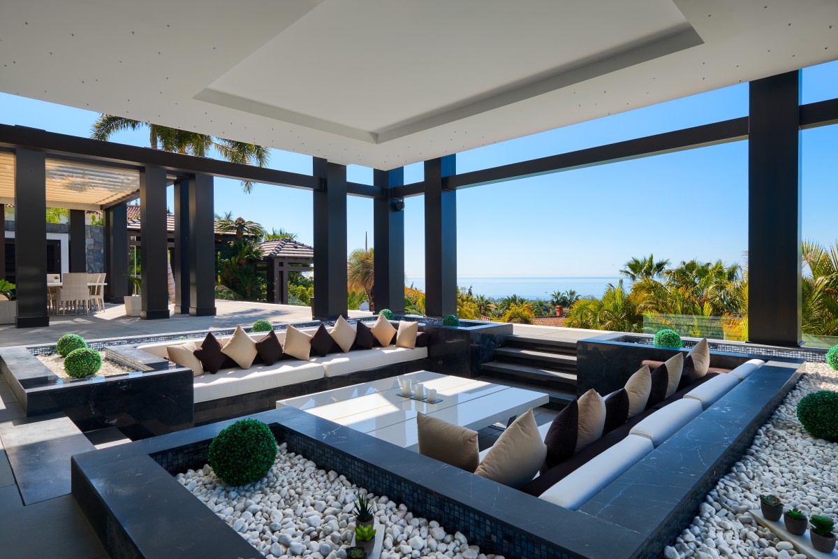 Exterior lounge area