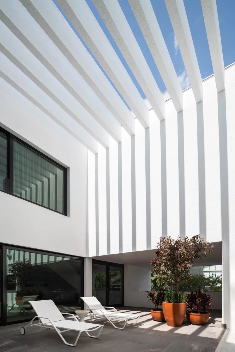 ombra-house-cadaval-sola-morales4