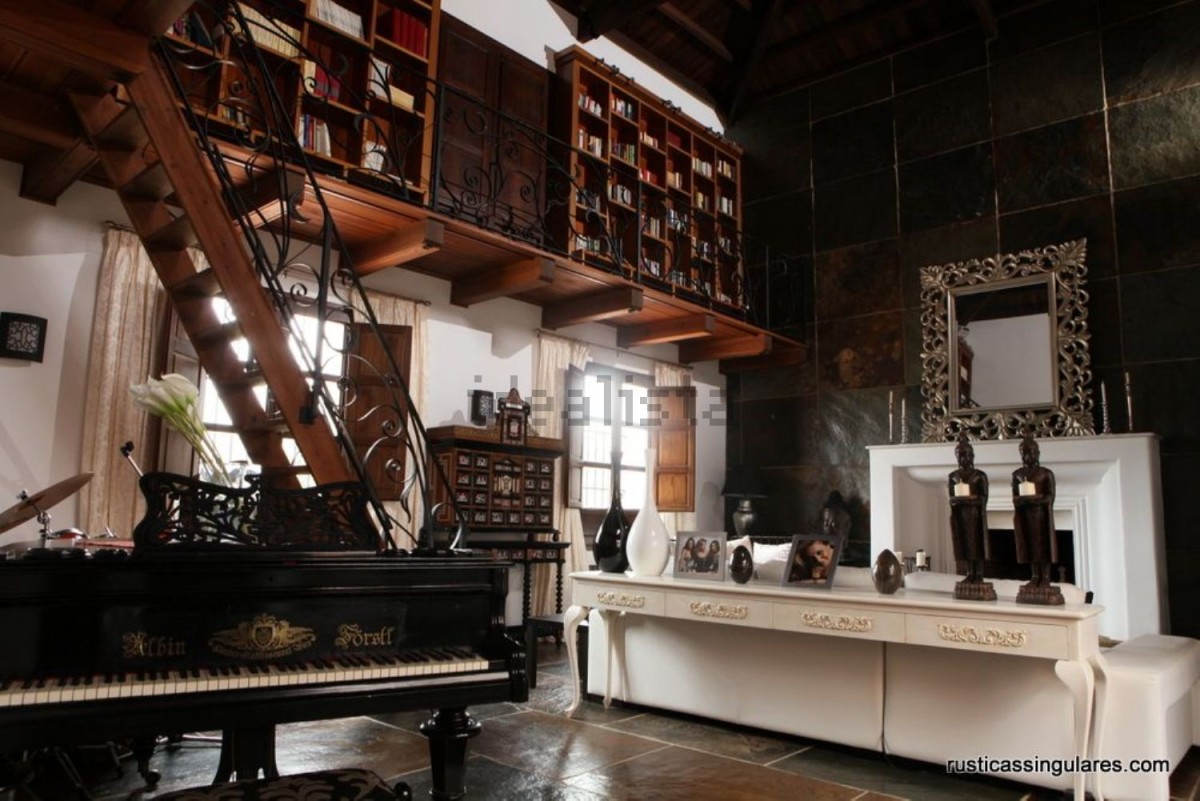 cortijo-sevilla-biblioteca