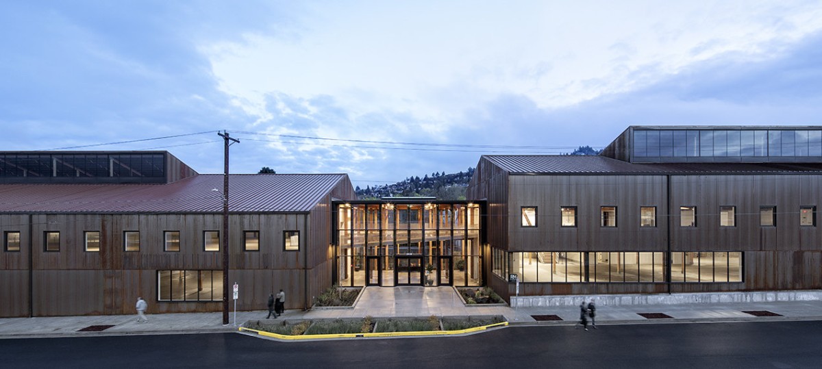 La espectacular reconversión de un antiguo edificio industrial en un espacio de trabajo creativo