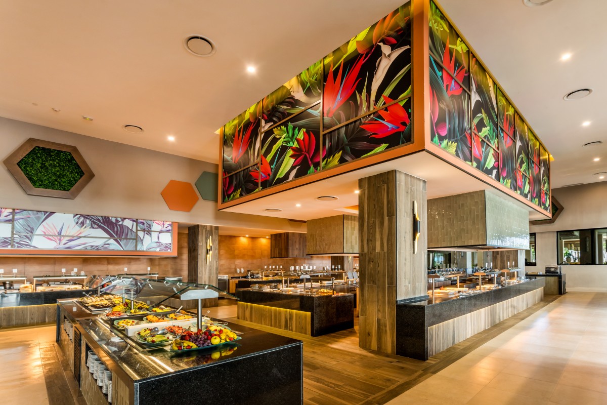 val_19_015_-_main_restaurant