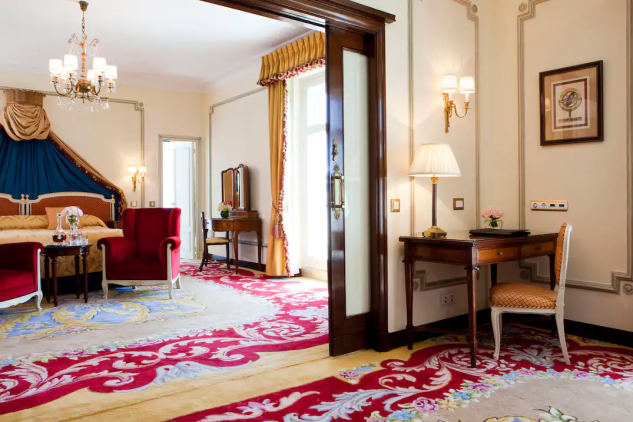 Eines der Zimmer des Hotel Ritz, Madrid / Mandarin Oriental