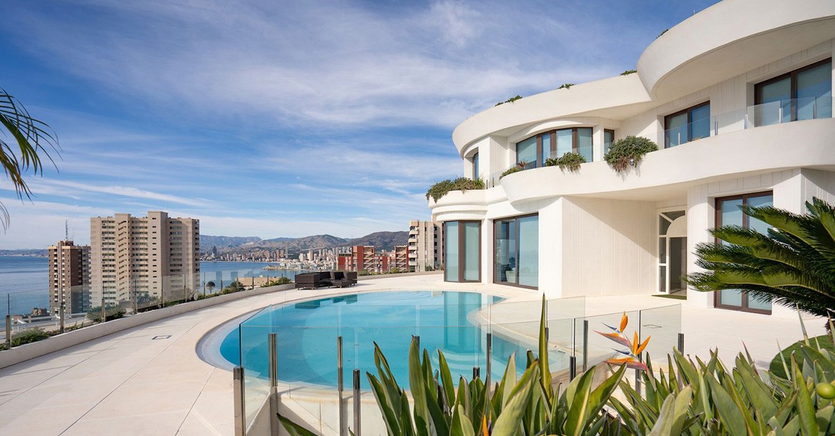 Vistas panorámicas del Mediterráneo y de la Costa Blanca: así es esta exclusiva villa de Benidorm