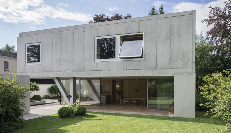 Esta casa que parece inacabada esconde un impresionante diseño interior 