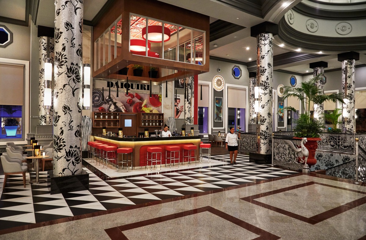 xrm_19_112_-_lobby_bar