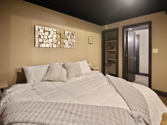 Cuenta con cinco dormitorios