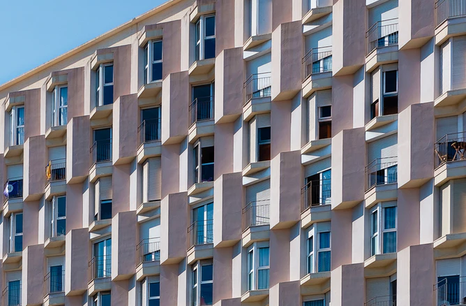 Cataluña dispara un 40,3% su obra nueva, pero la oferta se extiende fuera de Barcelona