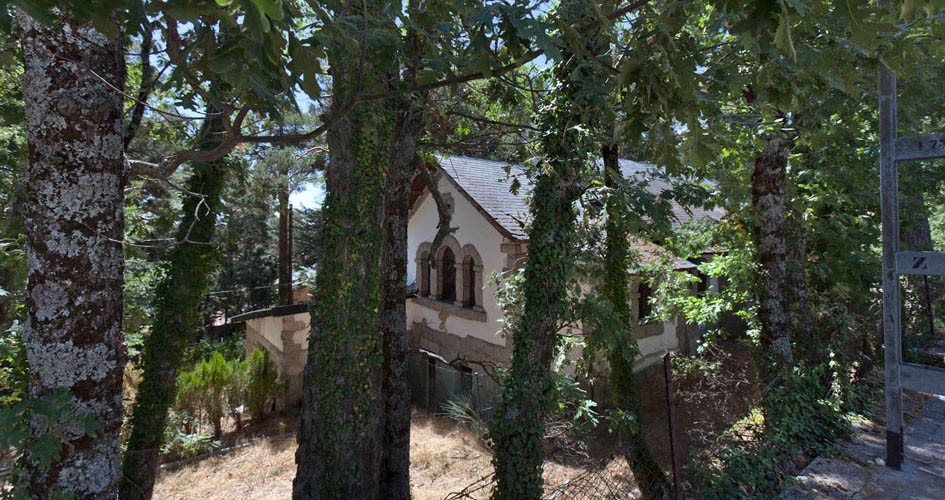 Un desahucio de lujo: 80 familias condenadas a abandonar sus chalés en Cercedilla