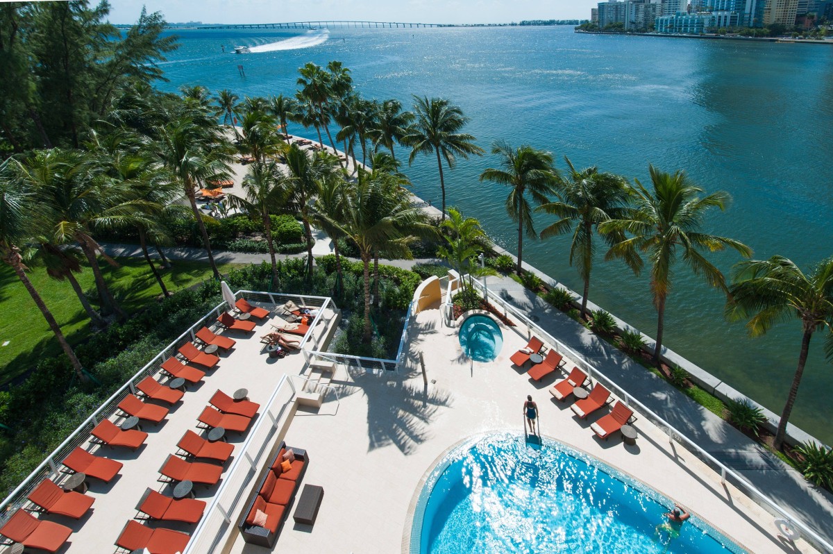 miami-pool-beach-boat