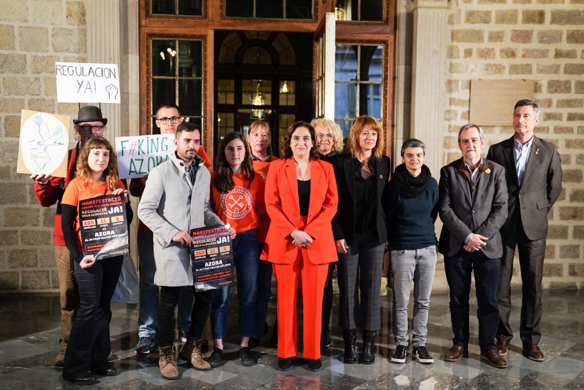 Azora contesta a las críticas de Ada Colau: pide más VPO y no intervenir la vivienda libre
