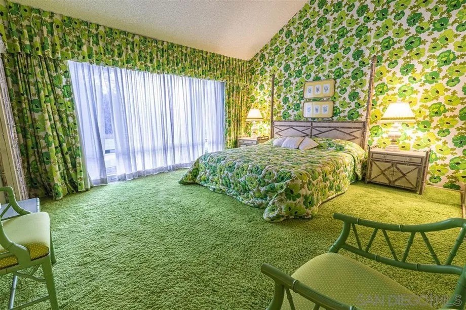 La cama se camufla con la pared