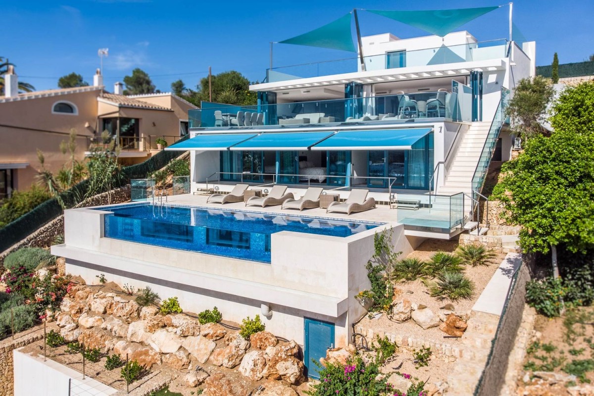 This luxury villa in Menorca is for sale on idealista