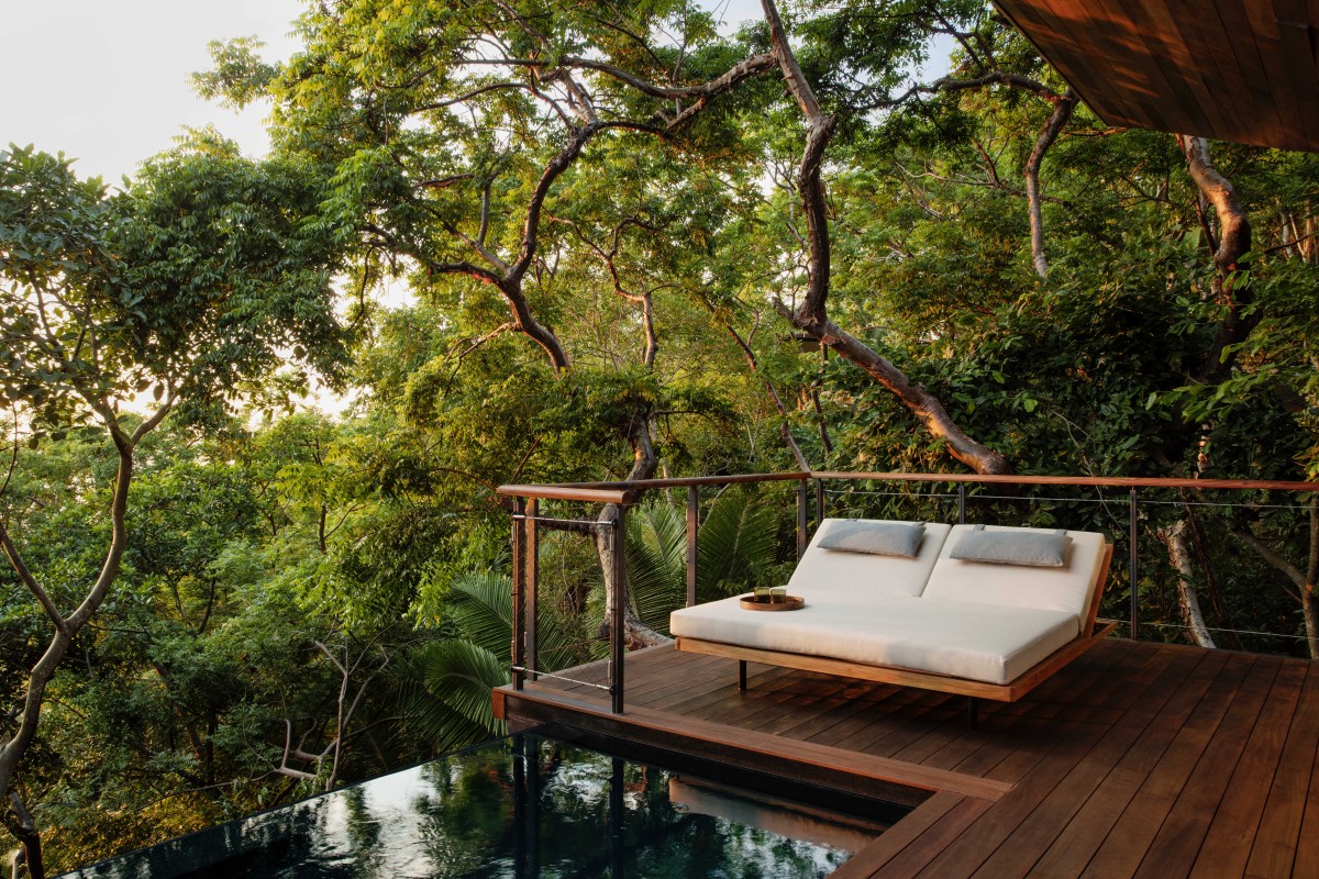 oo_mm_accommodation_oceantreehouse_pool_lounger_0278_master