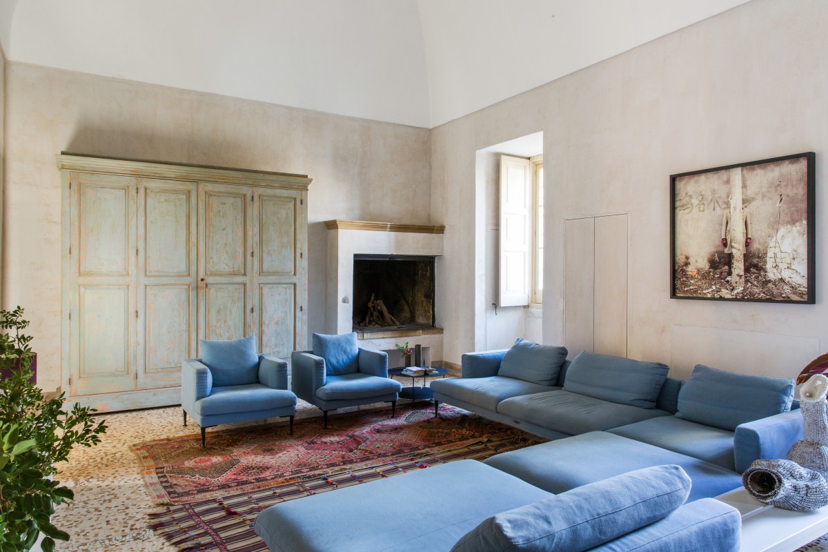 El color de los sofás, el gran contraste