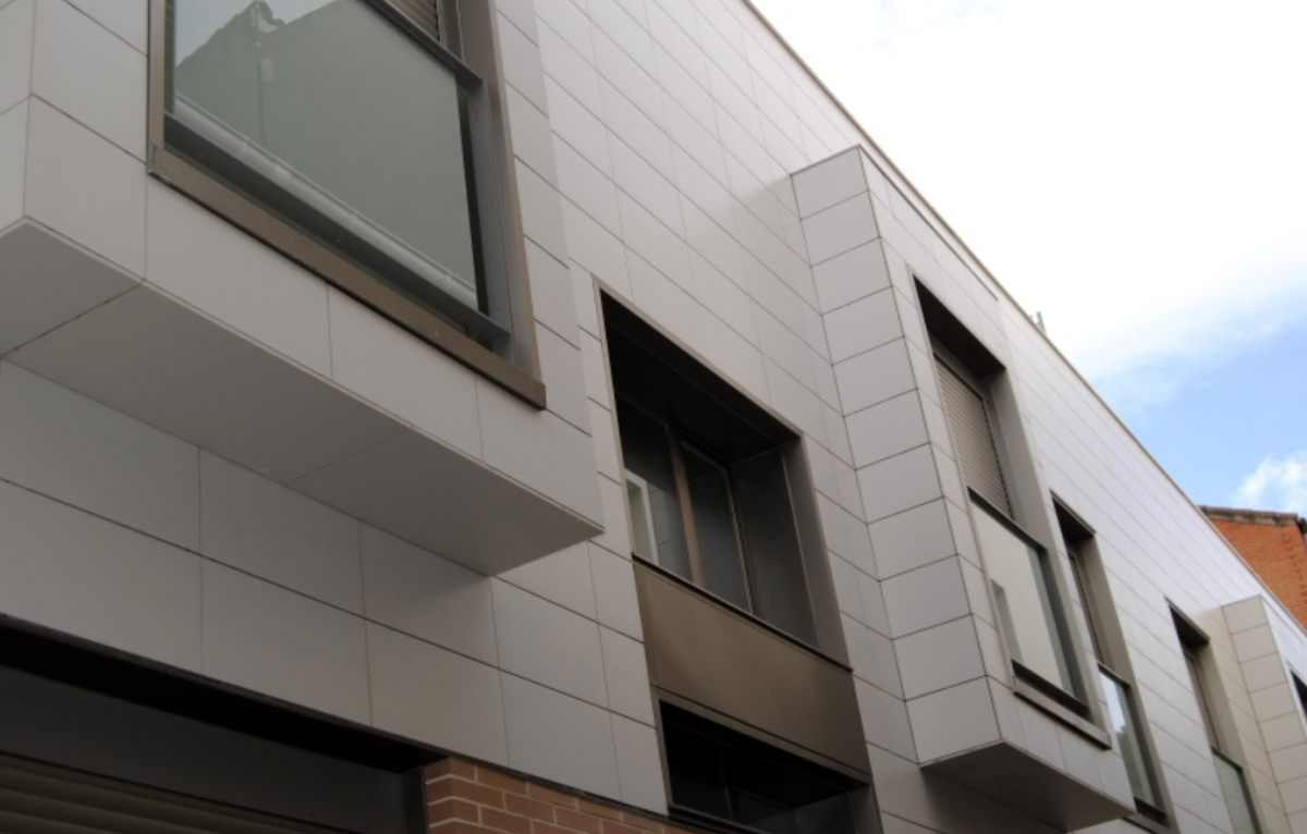 Urbas compra la empresa Murias para entrar en el negocio de la construcción