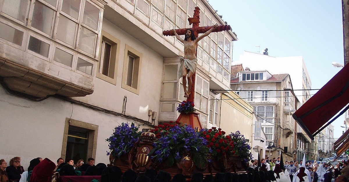 Prozession während der Karwoche in Ferrol / Wikipedia Commons