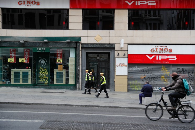 Spain's streets remain empty with shops closed / Gtres
