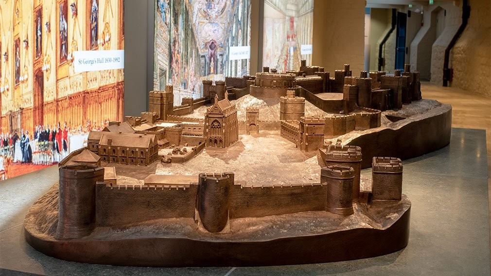 Con fosos de protección