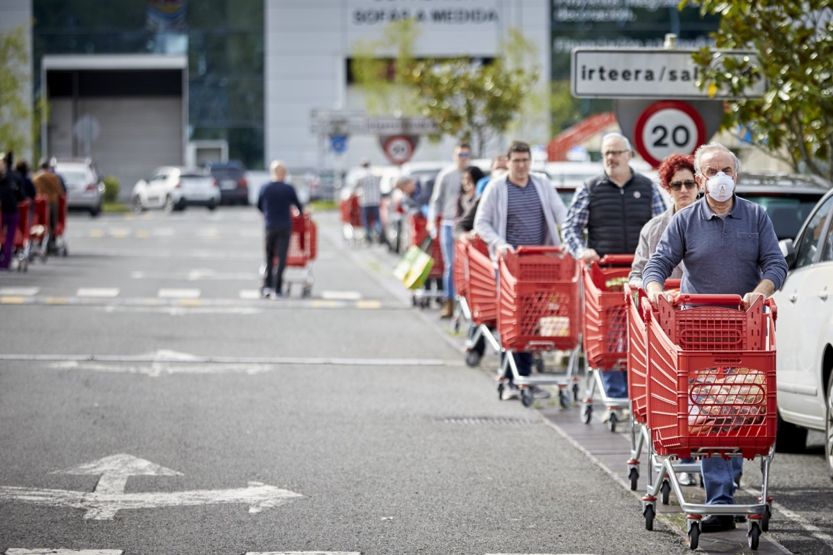 Las ventas de los súpermercados europeos se desploman y las de los españoles todavía crecen