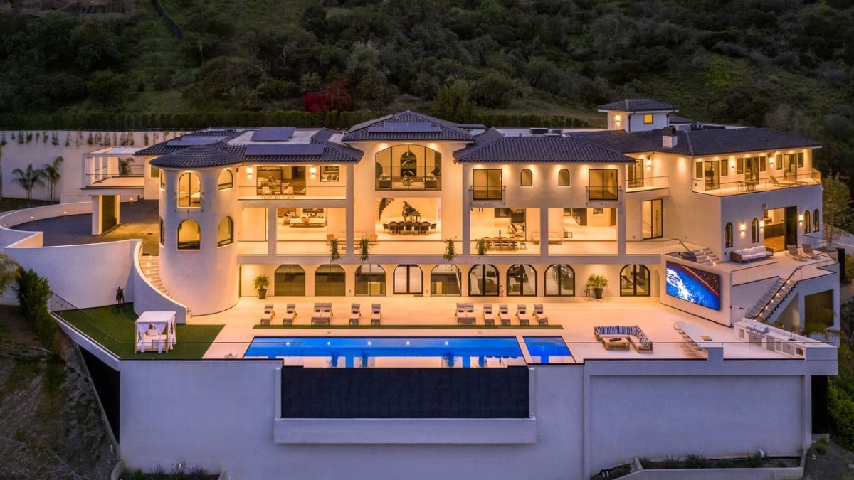 Esta megamansión en Bel-Air sale a la venta por 100 millones de dólares en plena pandemia
