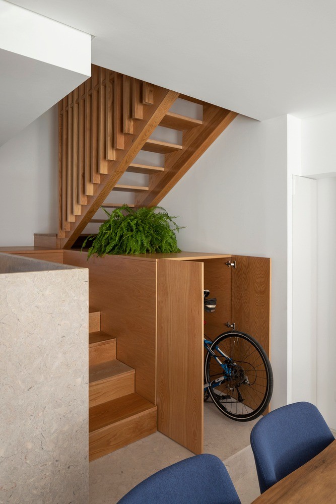 cocina bajo una escalera - Buscar con Google  Diseño de escalera, Bajo las  escaleras, Diseño de interiores de cocina