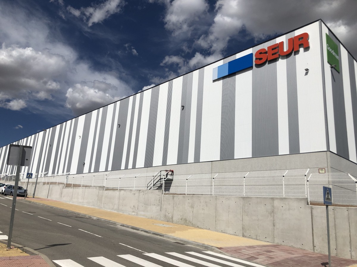 Seur abre un nuevo centro logístico en Illescas (Toledo) promovido por Goodman