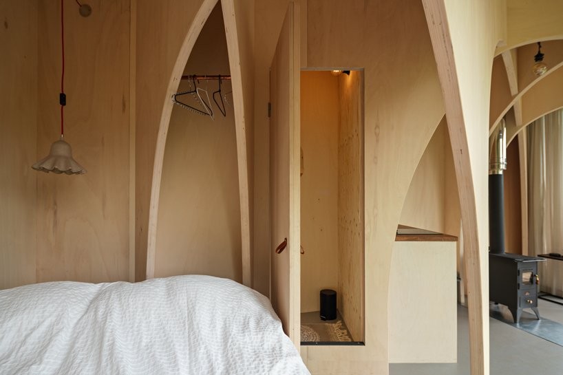 the-way-we-build-forest-cabin-retreat-06