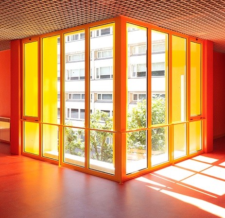 Destacan los grandes ventanales