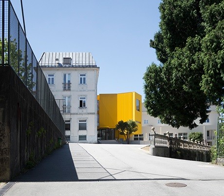 El edificio data de 1989