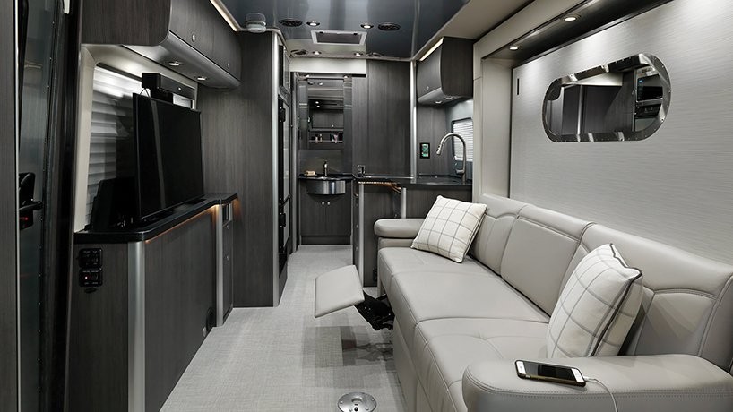 airstream-atlas-camper-rv-05