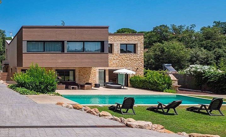 Las reservas de viviendas turísticas en la costa tocan mínimos históricos en el verano del covid