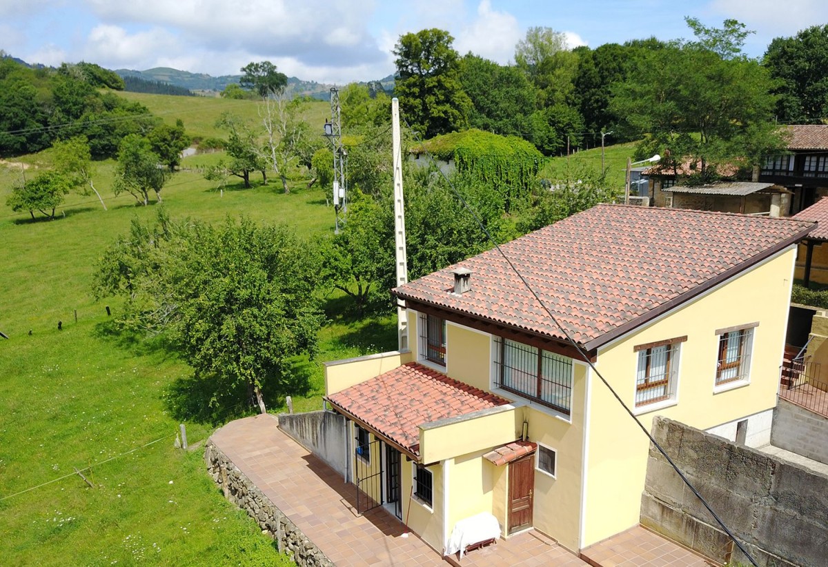 The village has a 1,115m2 built area, of which 950m2 are usable