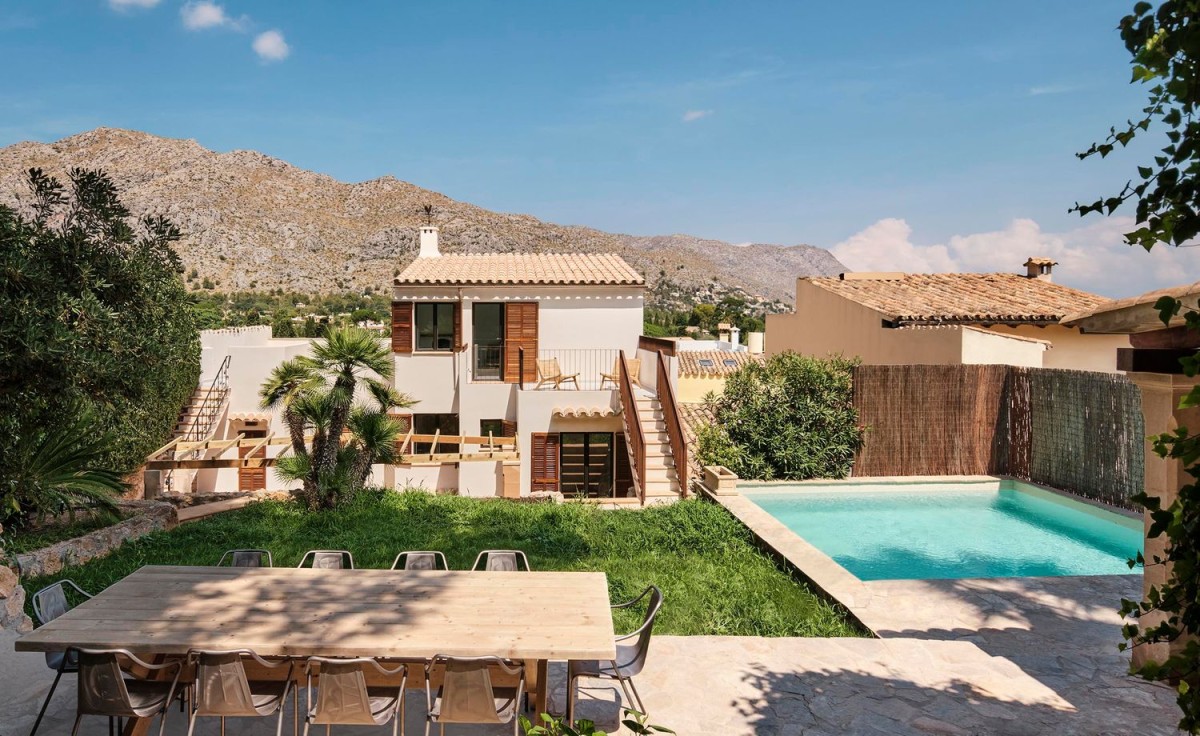 The property has a charming garden with a pool and terrace area The property has a charming garden with a pool and terrace area
