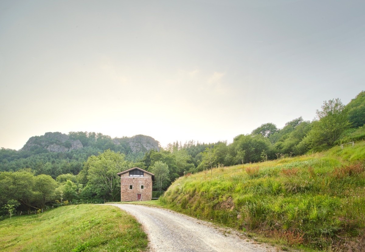 Está en plenas montañas navarras