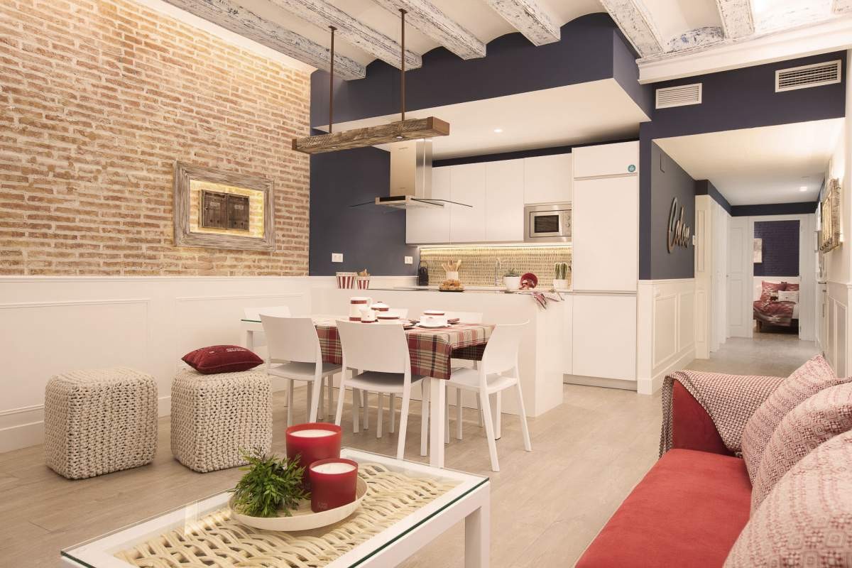 Ada Colau retira casi 600 licencias de pisos turísticos en Barcelona