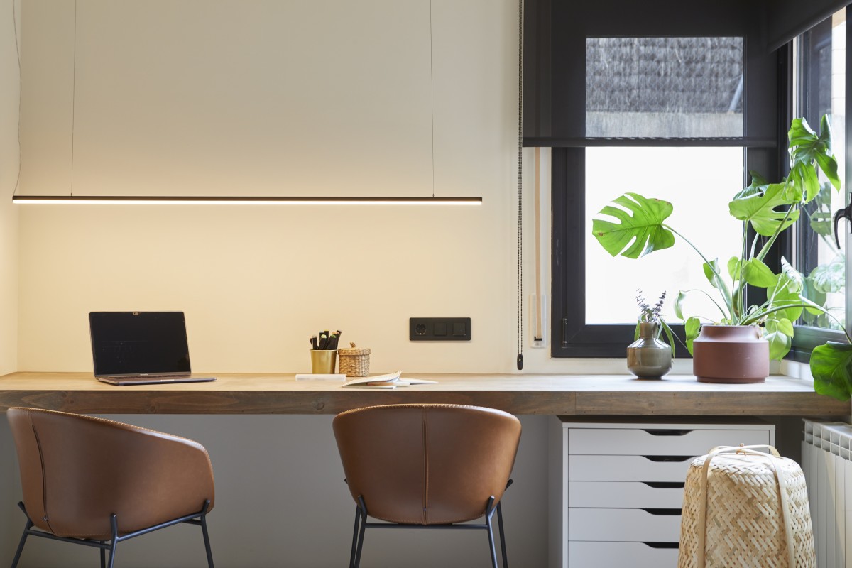 Con luz natural y espacio para trabajar