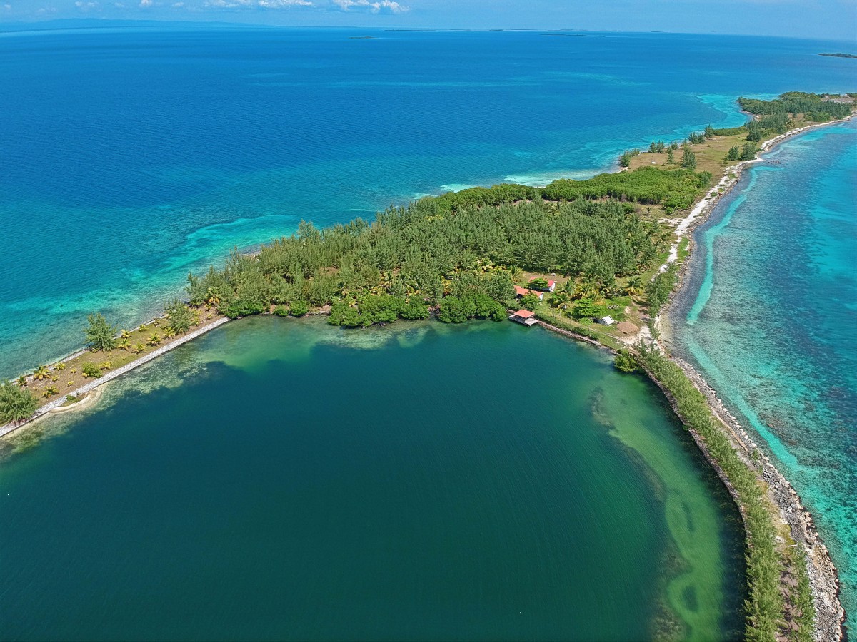 Playas, naturaleza y un arrecife de coral