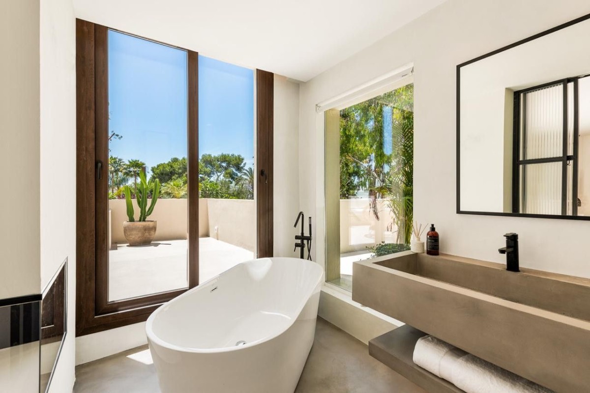 Il lusso si ritrova in tutta la villa, anche nel bagno Il lusso si ritrova in tutta la villa, anche nel bagno