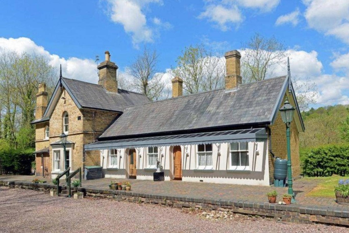 1704carriagehouseoutside