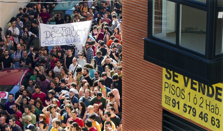 Los abogados de Barcelona proponen desalojar a okupas en 48 horas si no se prueba vínculo con el piso