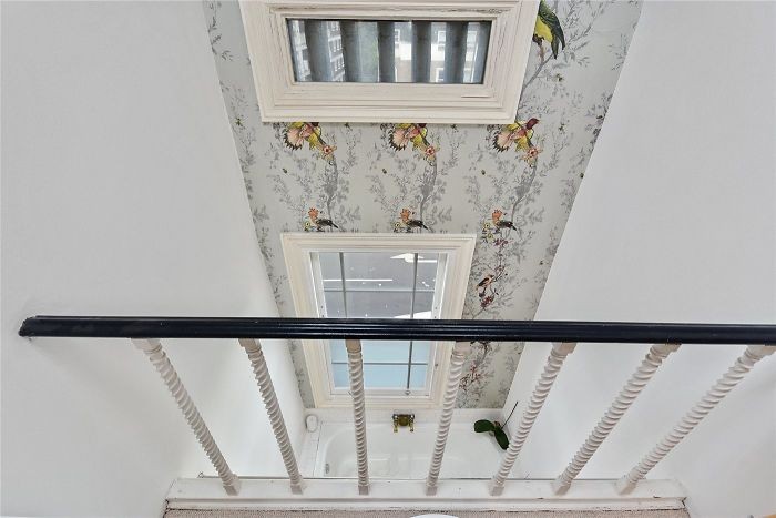 smallest-narrowest-house-london11