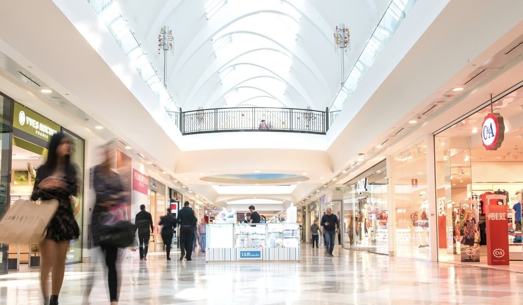 Medio centenar de centros comerciales y ‘flagships’ cierran sus puertas en Cataluña