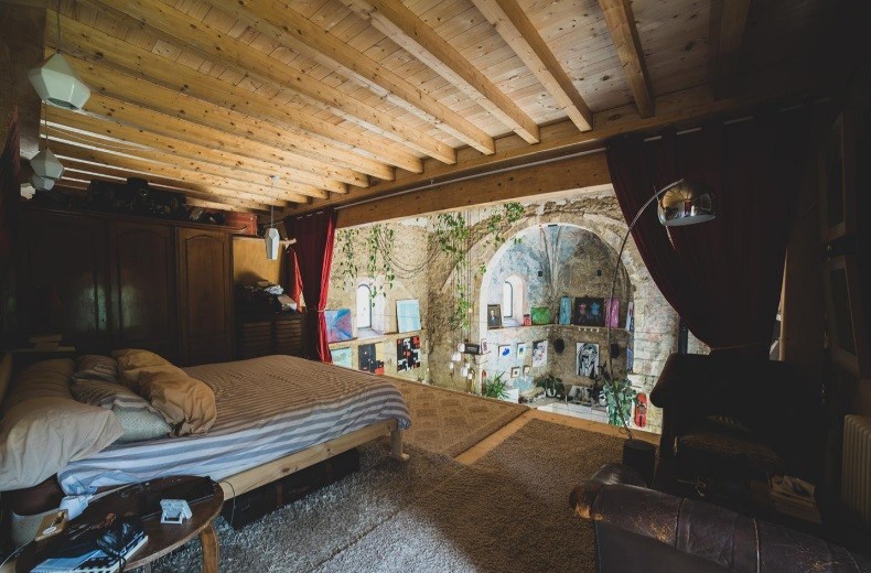 Destacan los techos de madera