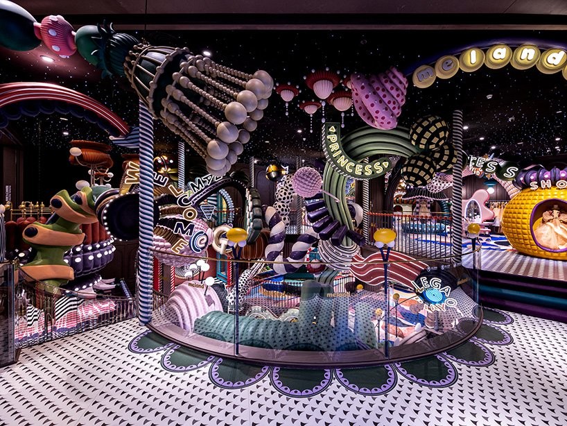 El parque infantil más loco y surrealista de China